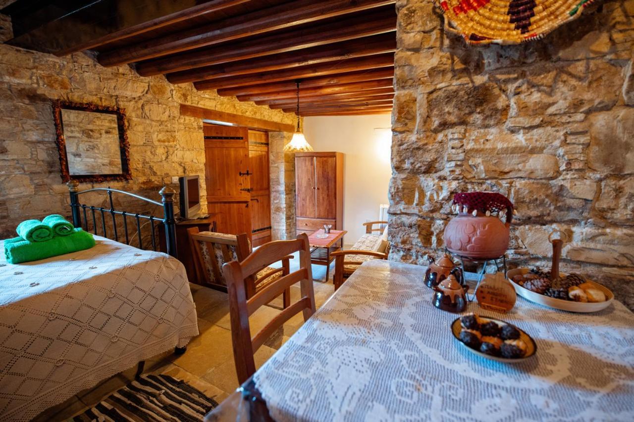 Constantias Stone Houses Лофу Екстериор снимка