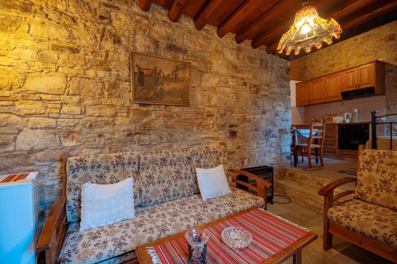 Constantias Stone Houses Лофу Екстериор снимка