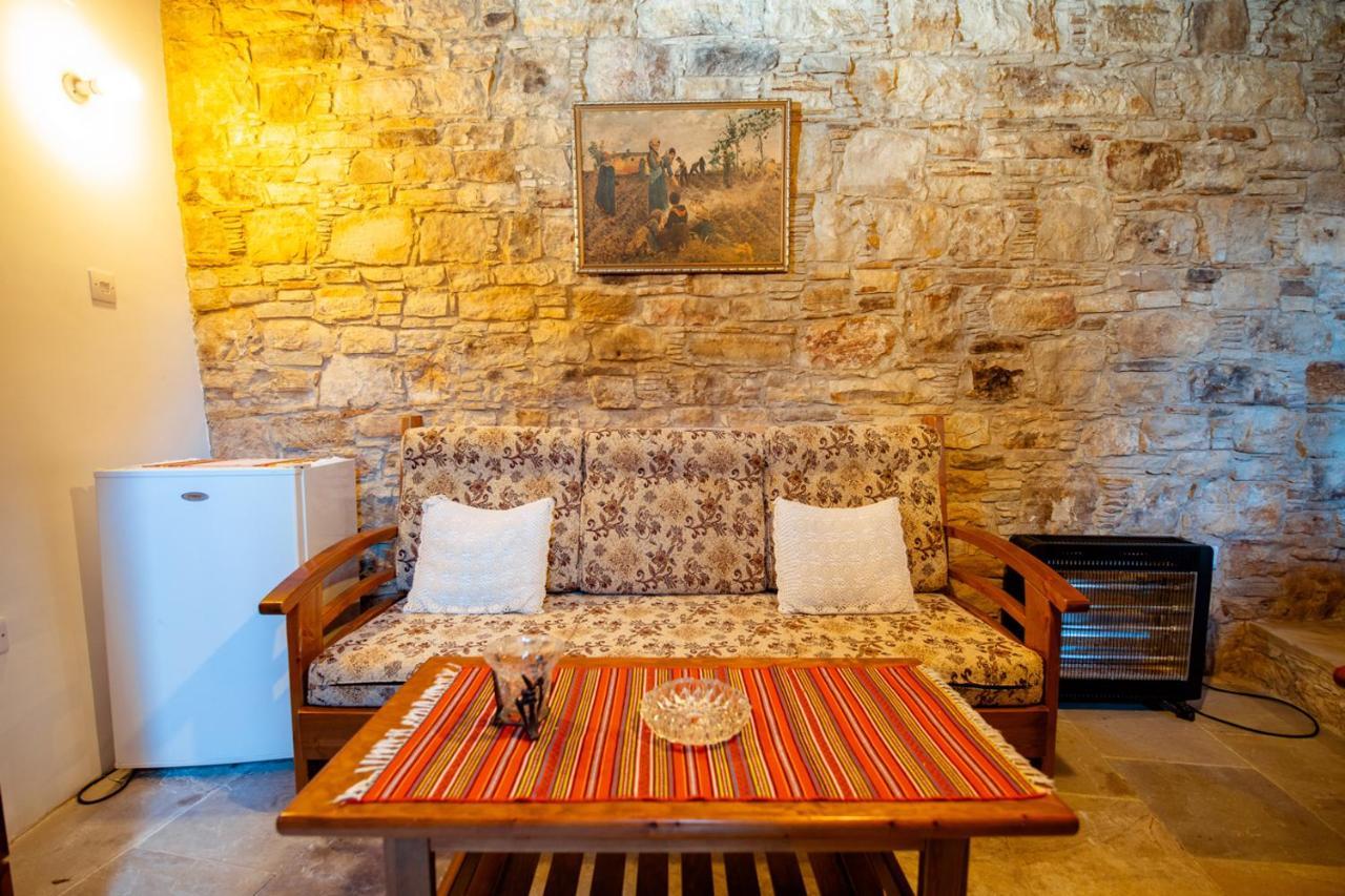 Constantias Stone Houses Лофу Екстериор снимка